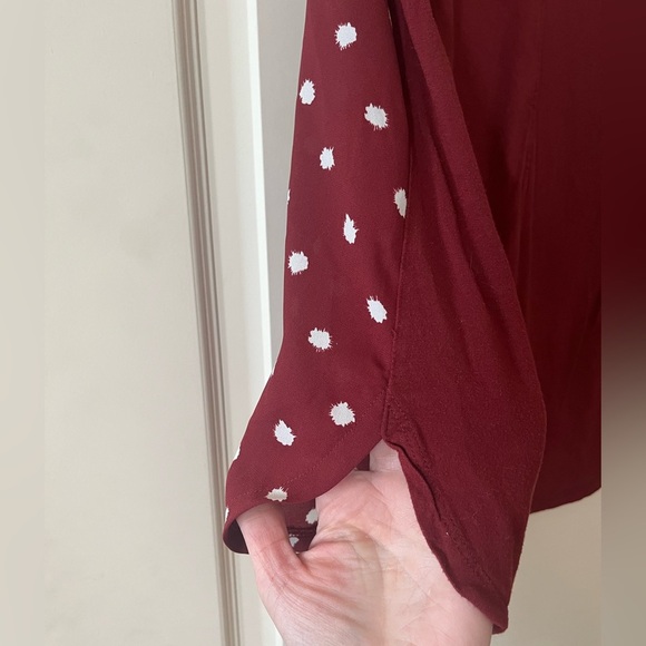 LOFT Dark Burgundy Sleeveless Polka Dot Pattern Blouse Women’s Size Small - Picture 3 of 12